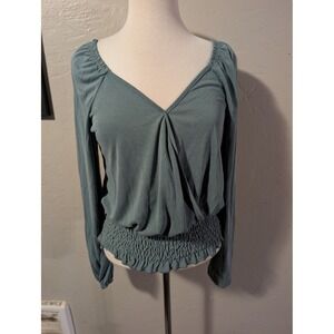 Daytrip‎ by Buckle Surplice Smocked long sleeve blouse